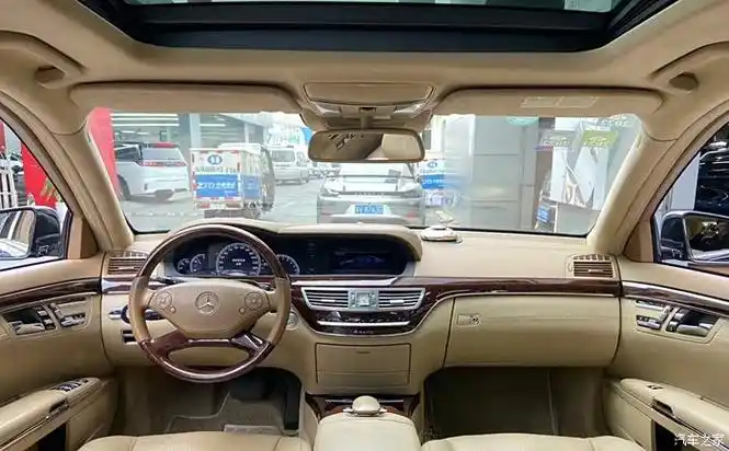2010款奔驰s500l 4matic,原车落地250万多万