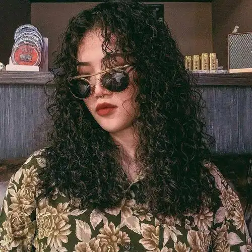 一组洋气柔软的羊毛卷发型图片(3)