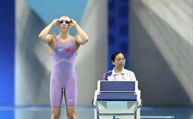 (杭州亚运会)游泳-首日赛况_新华社_张雨霏_决赛