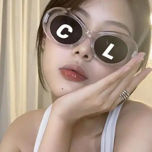 抖音头像丨可爱搞笑女生戴墨镜头像真人头像