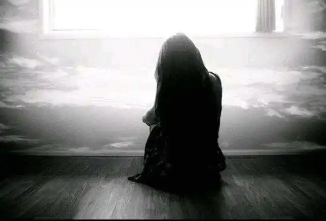 孤单的背影说说背影看着孤单的说说文案发朋友圈说说