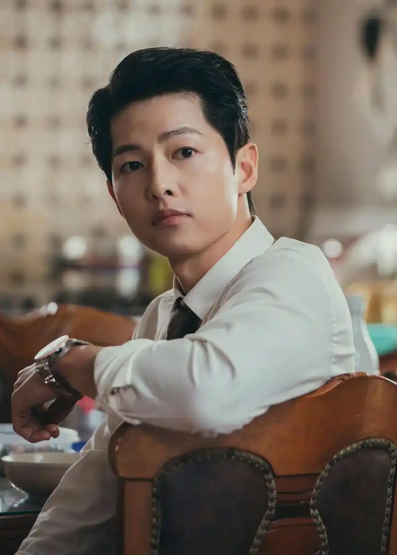 宋仲基化身「黑道律师」太合适了!