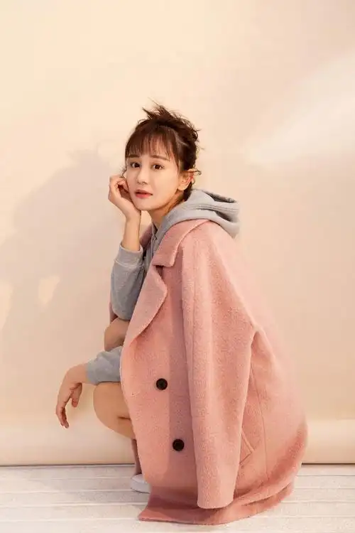 p>海陆,1984年10月15日出生于河南省郑州市,中国内地女演员,毕业于 a