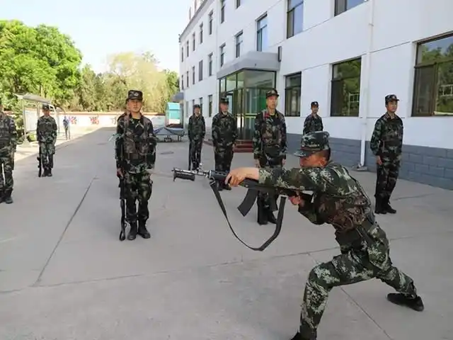 武警甘肃总队兰州支队我身边的强军故事王英大红山下的军中之母