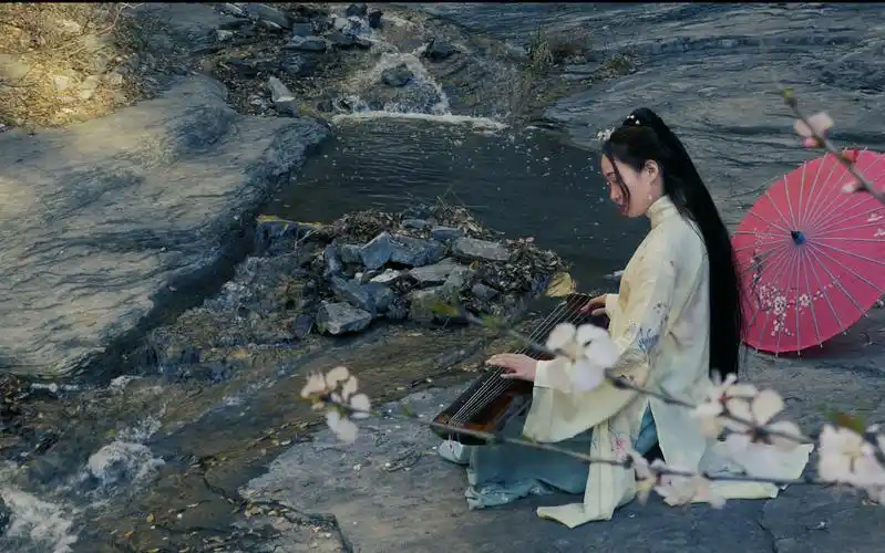 活动  【古风·古琴】深山里,古琴与桃花的初恋