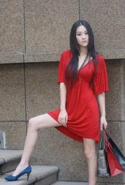 通过这张照片,我们可以清晰地看到张馨予的成长与蜕变.