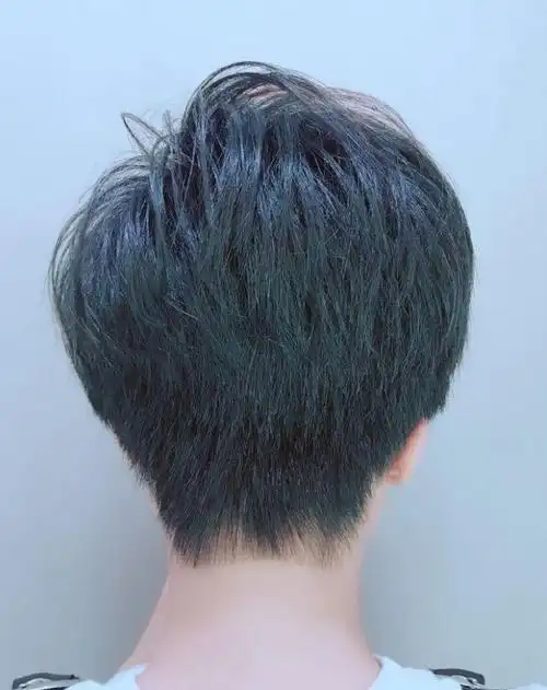 女生剃后脖短发图片大气清新减龄