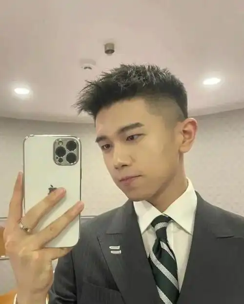 男生理发不要只会稍微剪短这3款发型潮流帅气可以去尝试