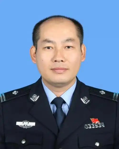 首届"蒙自建功立业新时代先进人物"和 "蒙自英才""