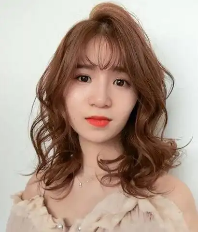 最新时尚短卷发发型,时尚又美丽的卷发发型