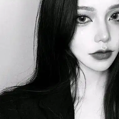 成熟黑白头像女高冷高清好看的高冷成熟御姐黑白头像图片