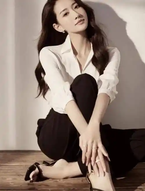 成熟女性魅力高级感照片-528时尚网