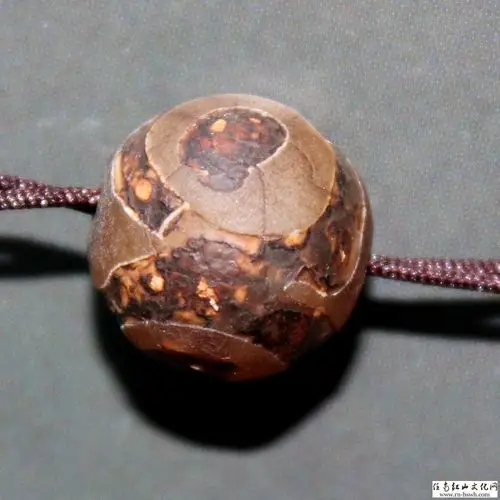 唐代三眼天珠串珠鉴赏