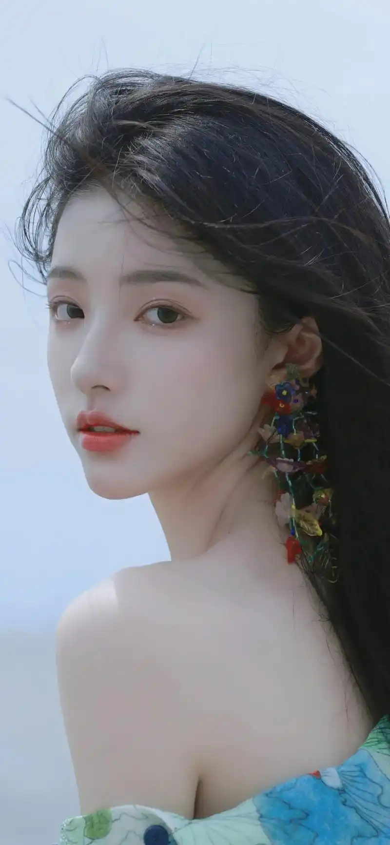 抖音今日最火潮图小姐姐壁纸