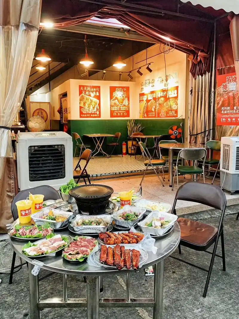 瓦缸烧烤谁懂啊.古法瓦缸烧烤越见越 - 抖音