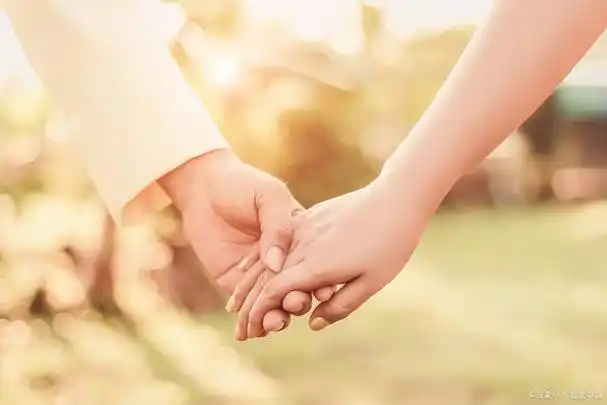 爱人,谢谢你无怨无悔,不离不弃的陪伴和关心,感恩一路有你