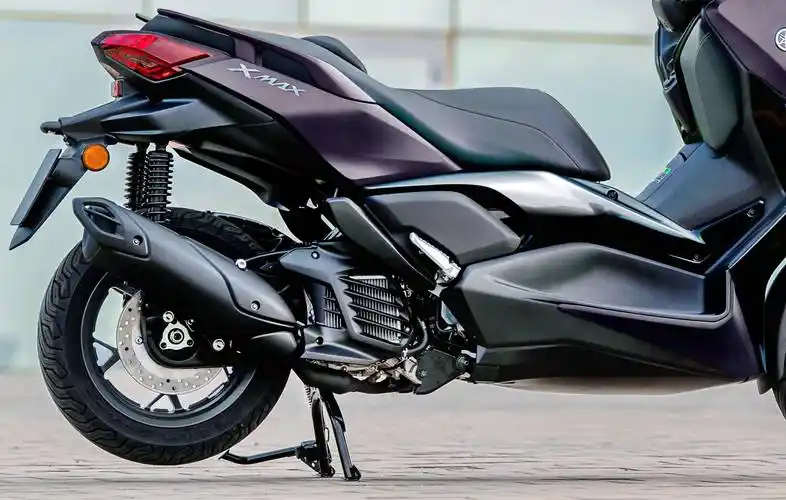 xmax 125 tech max 在标准版的基础上升级而来,换