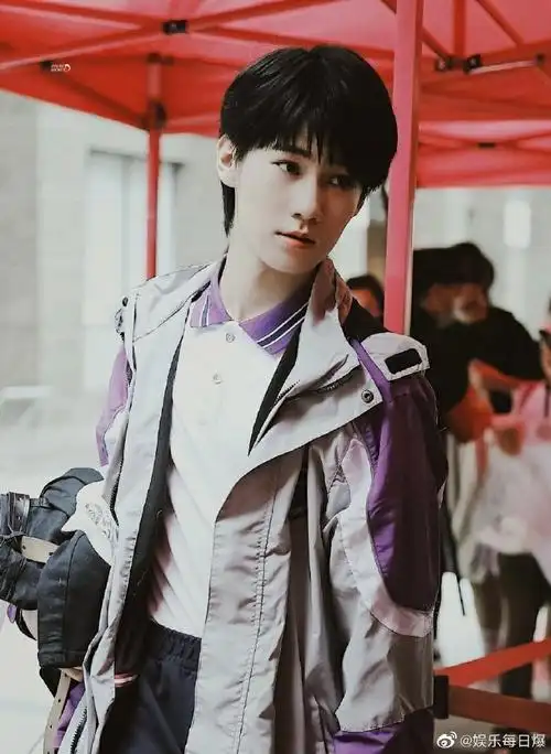 张真源高中毕业照