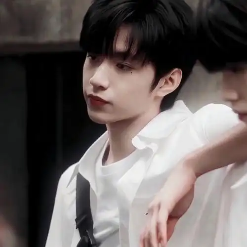 刘耀文这张好适合当男头啊