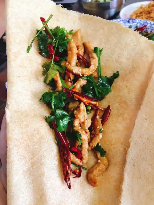 香辣肉丝卷饼