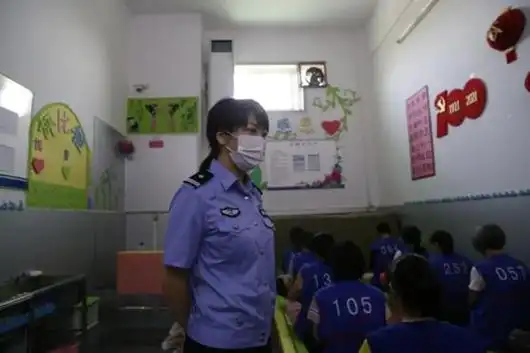 真情付出,似春日暖阳温暖每一个心灵在河东区看守所的高墙里,有一个