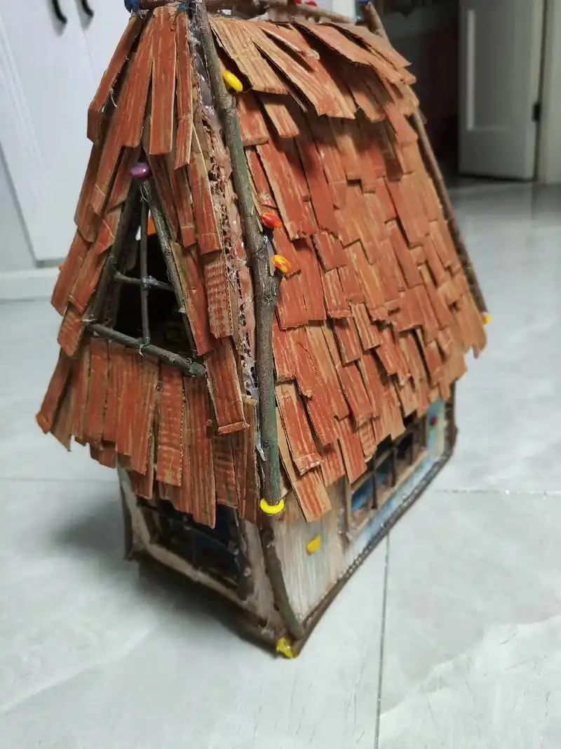 幼儿园手工小木屋完成