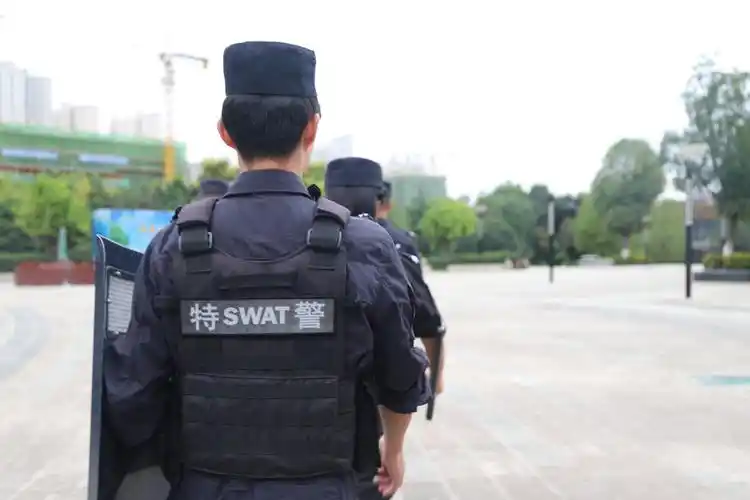 【中秋我在岗】他们为什么要巡逻—高新巡特警舍小家顾大家确保节日