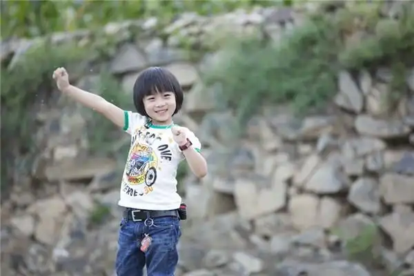 爸爸去哪儿,宝贝去哪儿个人经历:2009年9月15日,小小志出生于美国加州