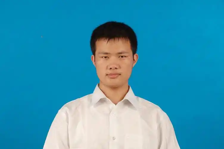 用ps做免冠2寸(35×45mm)正面电子证件照片(jpg格式,20kb以下),急用!