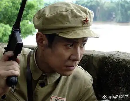 郭广平#一不留神,把中国人民解放军各个时期的军装几乎穿了个遍