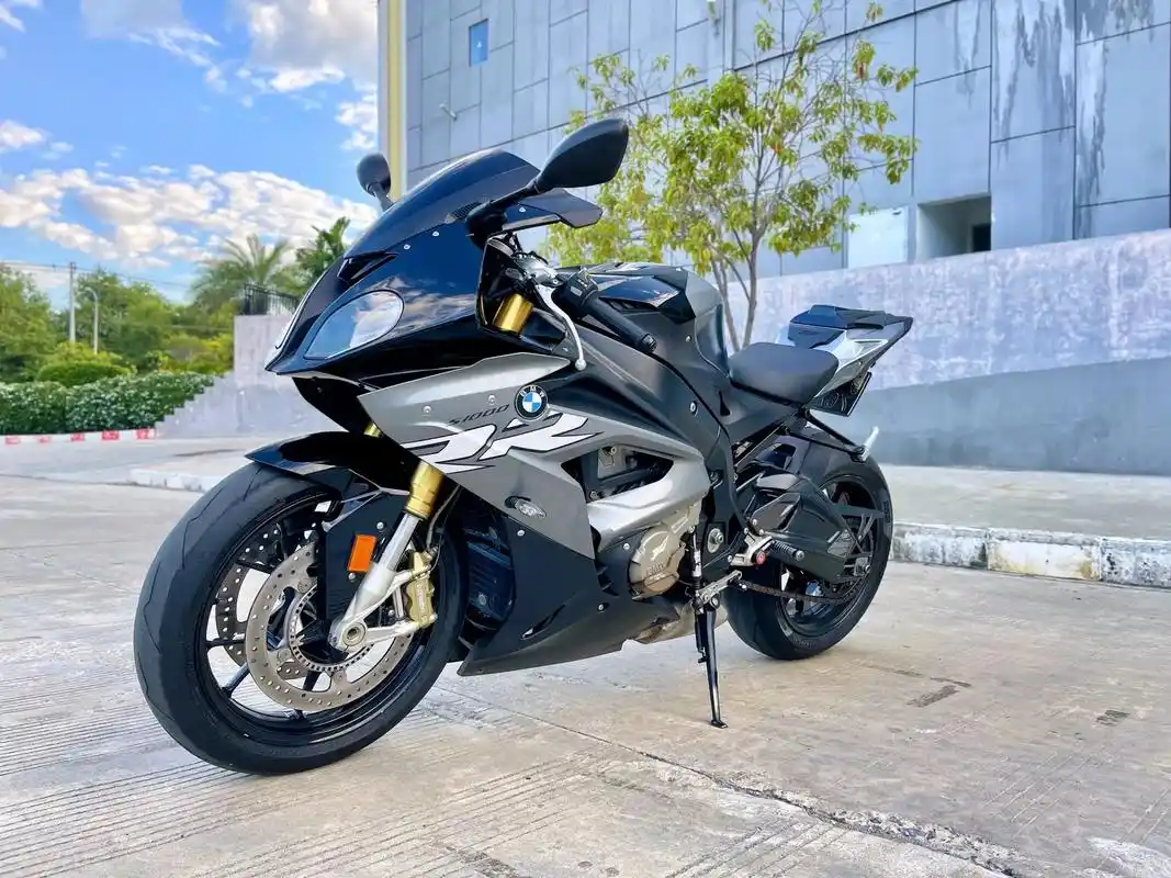 宝马 s1000rr