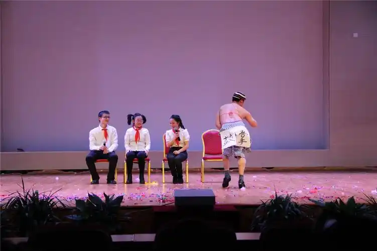 学生小品《傻子上学》台词