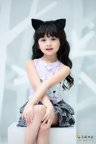 泰国儿童组选美比赛六岁女童夺冠气势完全不输大人平时其实相当可爱