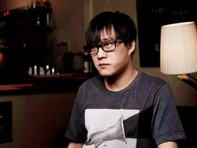 他们背后都站着强大的作词人,方文山于周杰伦,林夕,黄伟文于陈奕迅