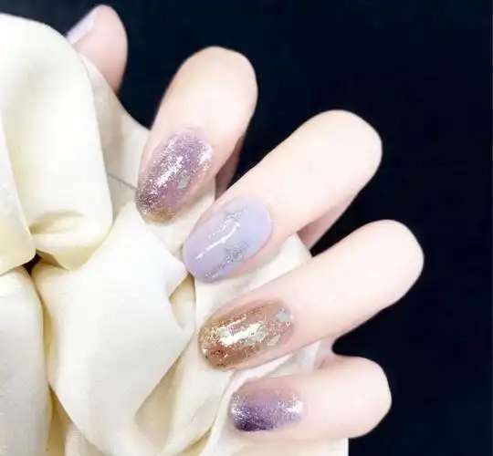 2021新款式冬季显白撞色晕染美甲