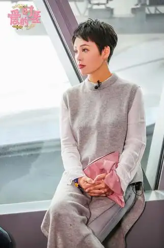 宁静曝想跟60岁以上的人谈恋爱 自认不适合做太太