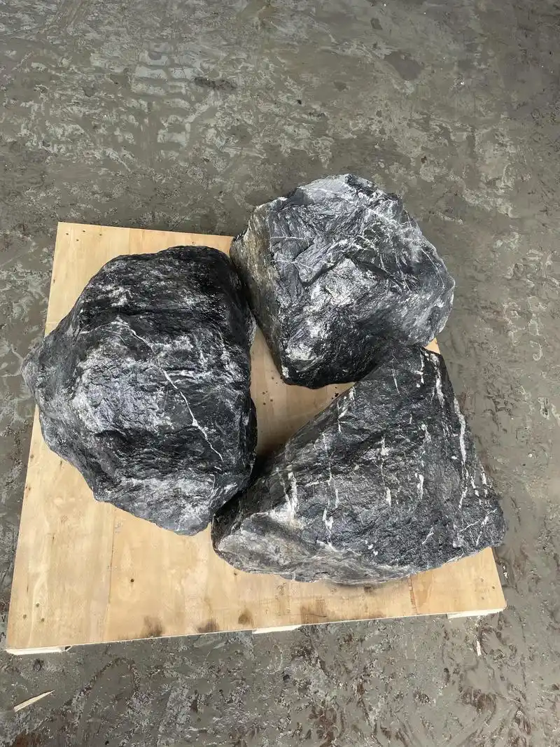 黑山置石不嶙峋突兀.黑山石源于大山深处,是一种天然的景观石, - 抖音