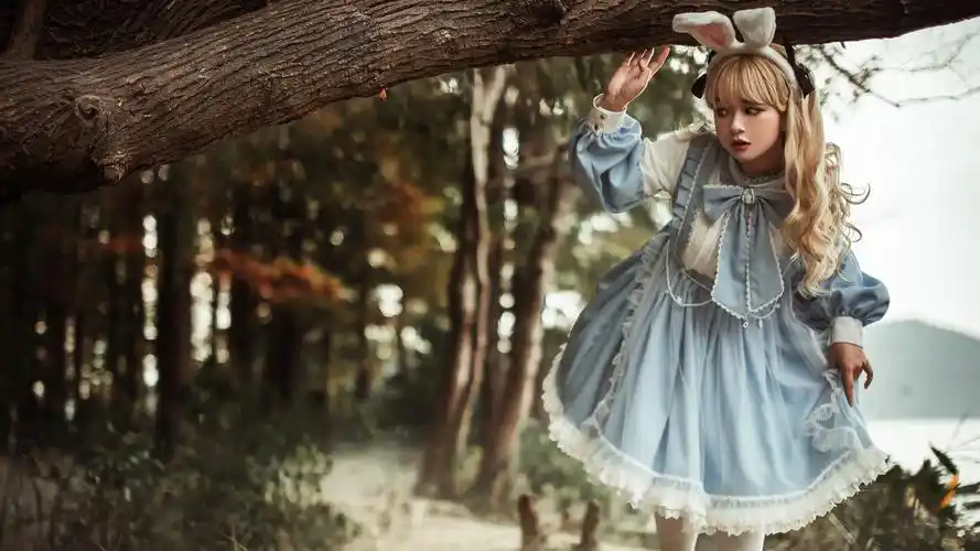 爱丽丝洛丽塔迷雾森林唯美写真