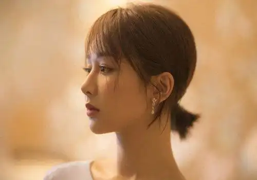 短发女生流行马尾辫的扎法分析不想天天散着短发的你学起来