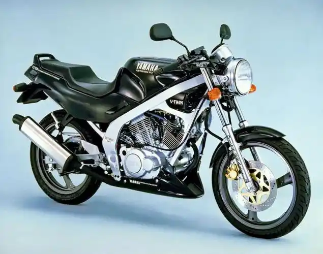 经典车:yamaha 三十年前的 v 型两缸 fz150,fz150