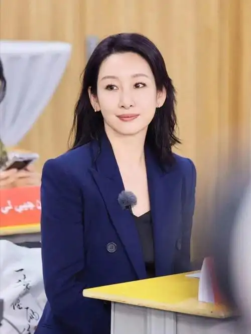 原来秦海璐割双眼皮的原因是这样|秦海璐|哆啦a梦_新浪新闻