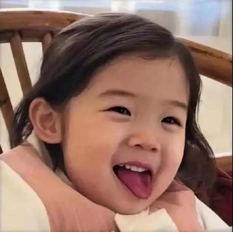 小女孩儿微笑的头像 女生头像图片大全 -【爱个性】