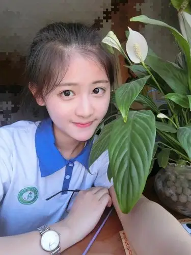 校服土00后女生被赞校服女神