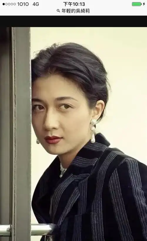 吴绮莉晒旧照喊话小龙女 自嘲40多岁还在被人戏弄