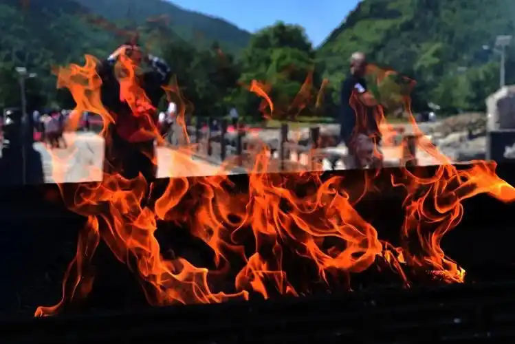 佛家把发脾气称为"火烧功德林",一把怒火,能烧尽一切福禄功德.