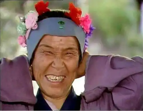 鸳鸯等人合力捉弄刘姥姥一事,看似刘姥姥不知,然后在众人面前出了丑