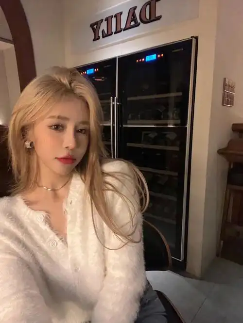 白金色头发显白减龄yyds