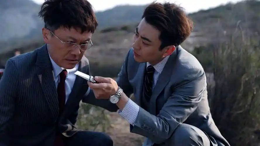 《阳光之下》剧照(09)