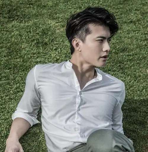 新加坡新艺经纪张哲通 阳光型男演员之路不设限