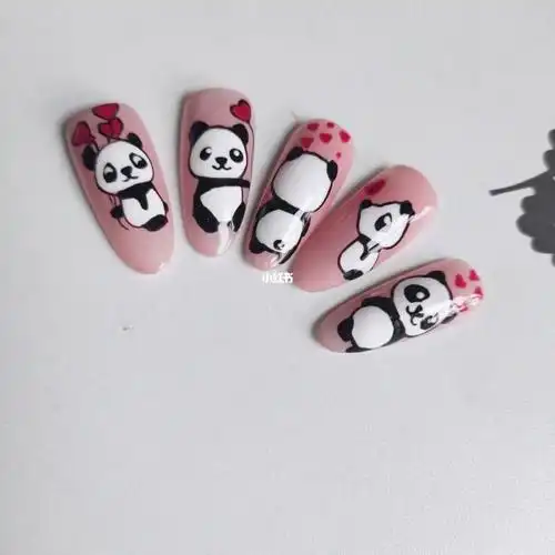 超可爱手绘熊猫款美甲